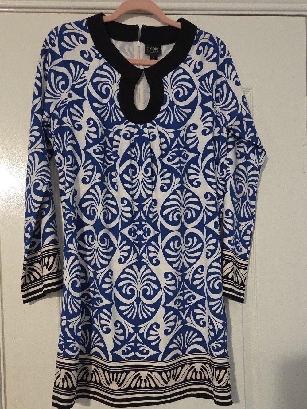 Nicole Miller Blue & White Keyhole Neck Printed Shift